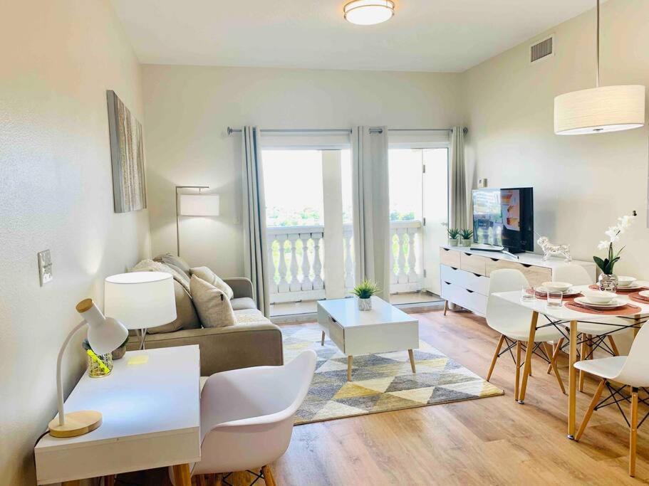 Walking Distance From Universal One Bedroom Resort Орландо Екстериор снимка