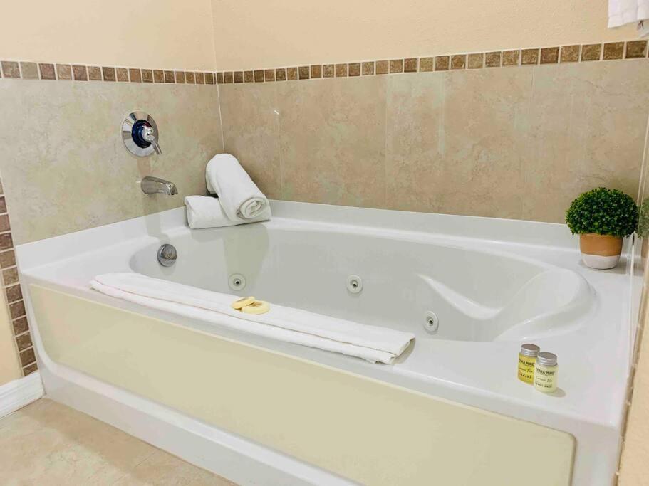 Walking Distance From Universal One Bedroom Resort Орландо Екстериор снимка