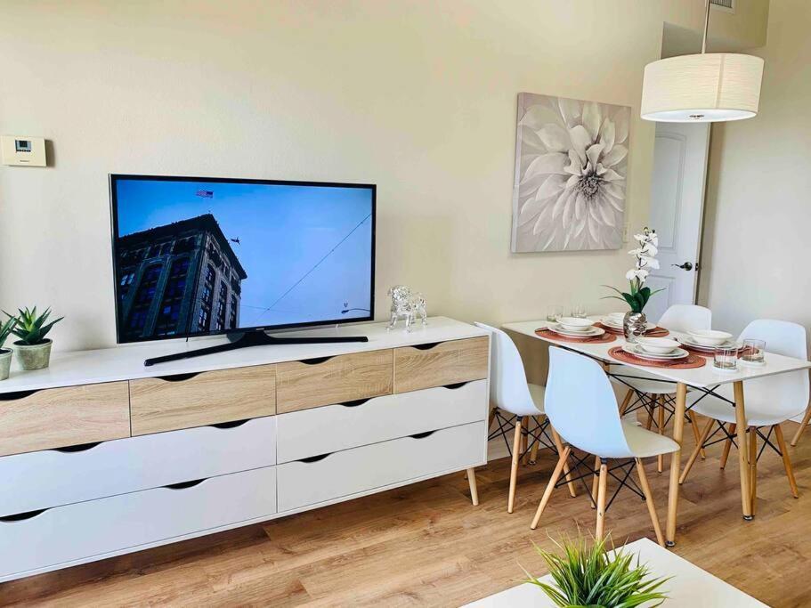 Walking Distance From Universal One Bedroom Resort Орландо Екстериор снимка