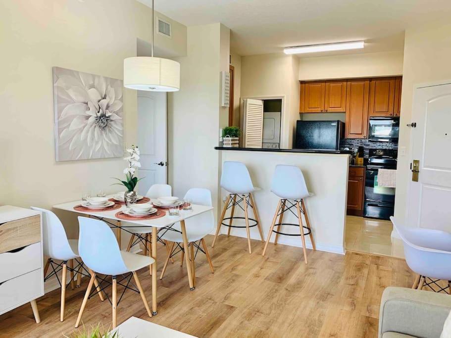 Walking Distance From Universal One Bedroom Resort Орландо Екстериор снимка